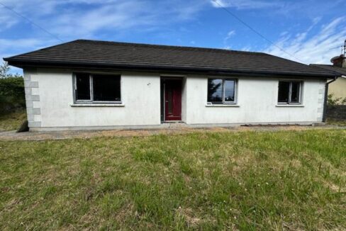 No.47 Annabella Park,Mallow P51 KR2K. OSN Properties are delighted to bring to the market this well located Detached 4 bed, 2 Bath Partly renovated property
